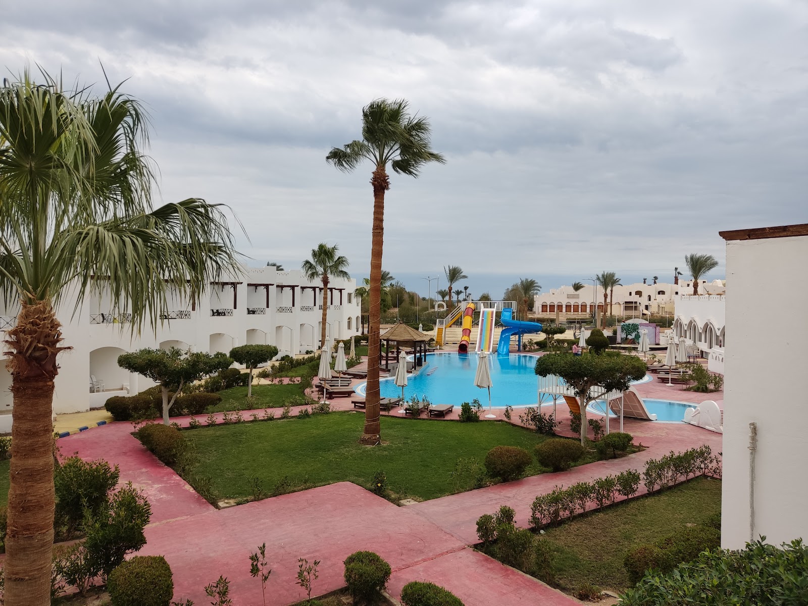 يوني شرم فطار + عشا