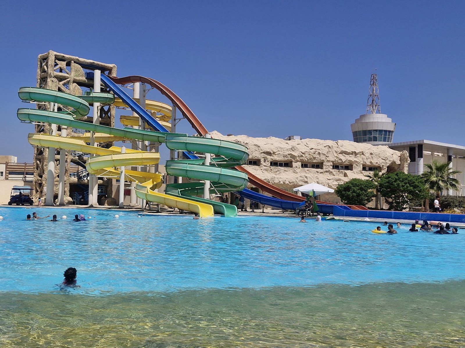 أيسترن الجلالة أكوا بارك